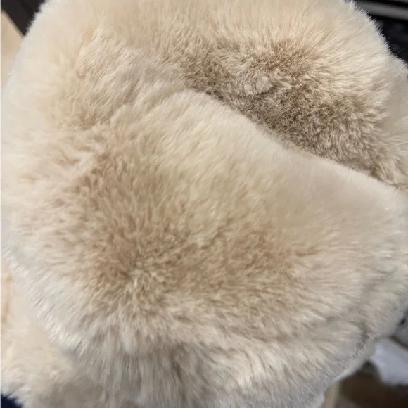 Faux Fur Bucket Hat - Picture 5 of 5